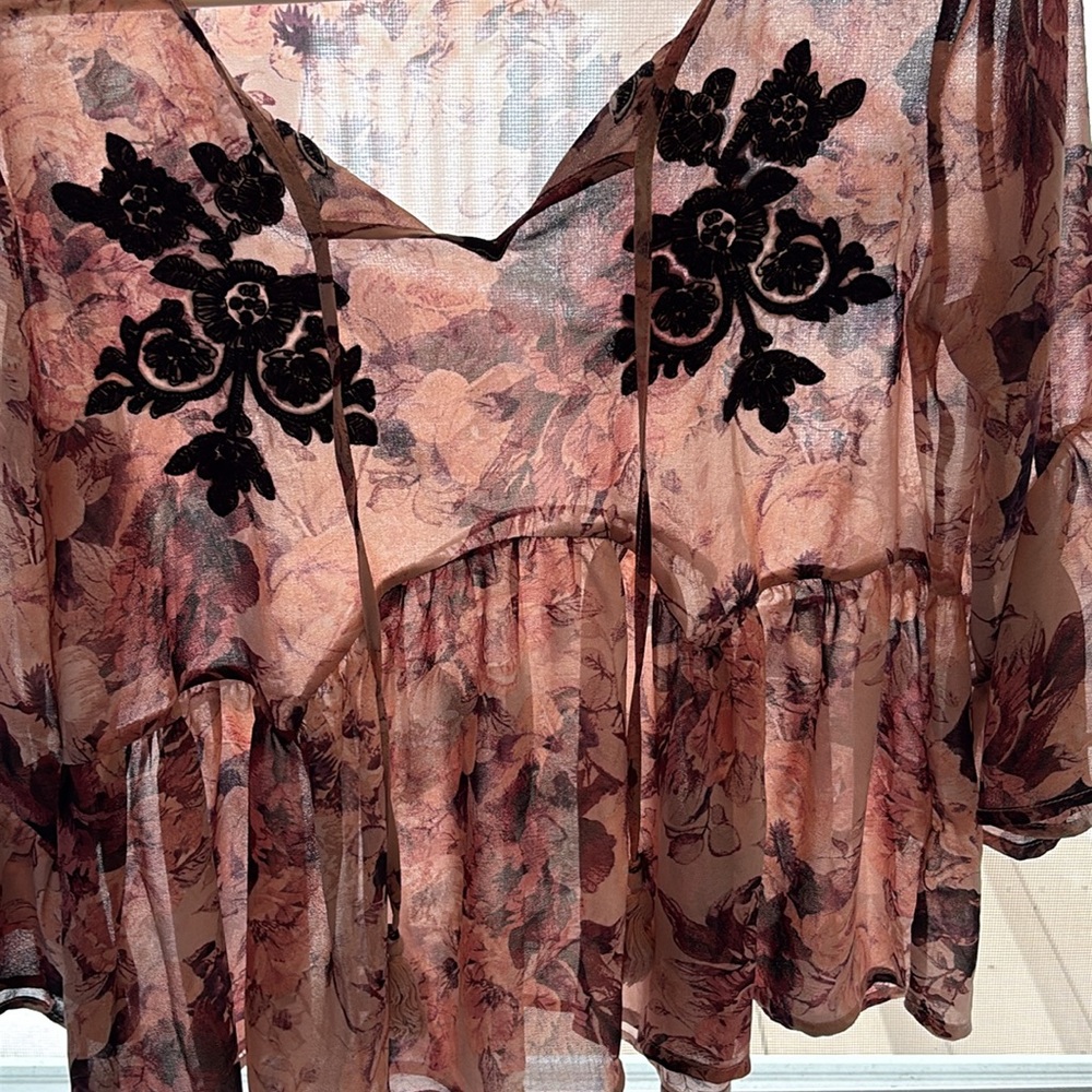 Taylor& Sage Sheer Floral Blouse - Picture 6 of 8